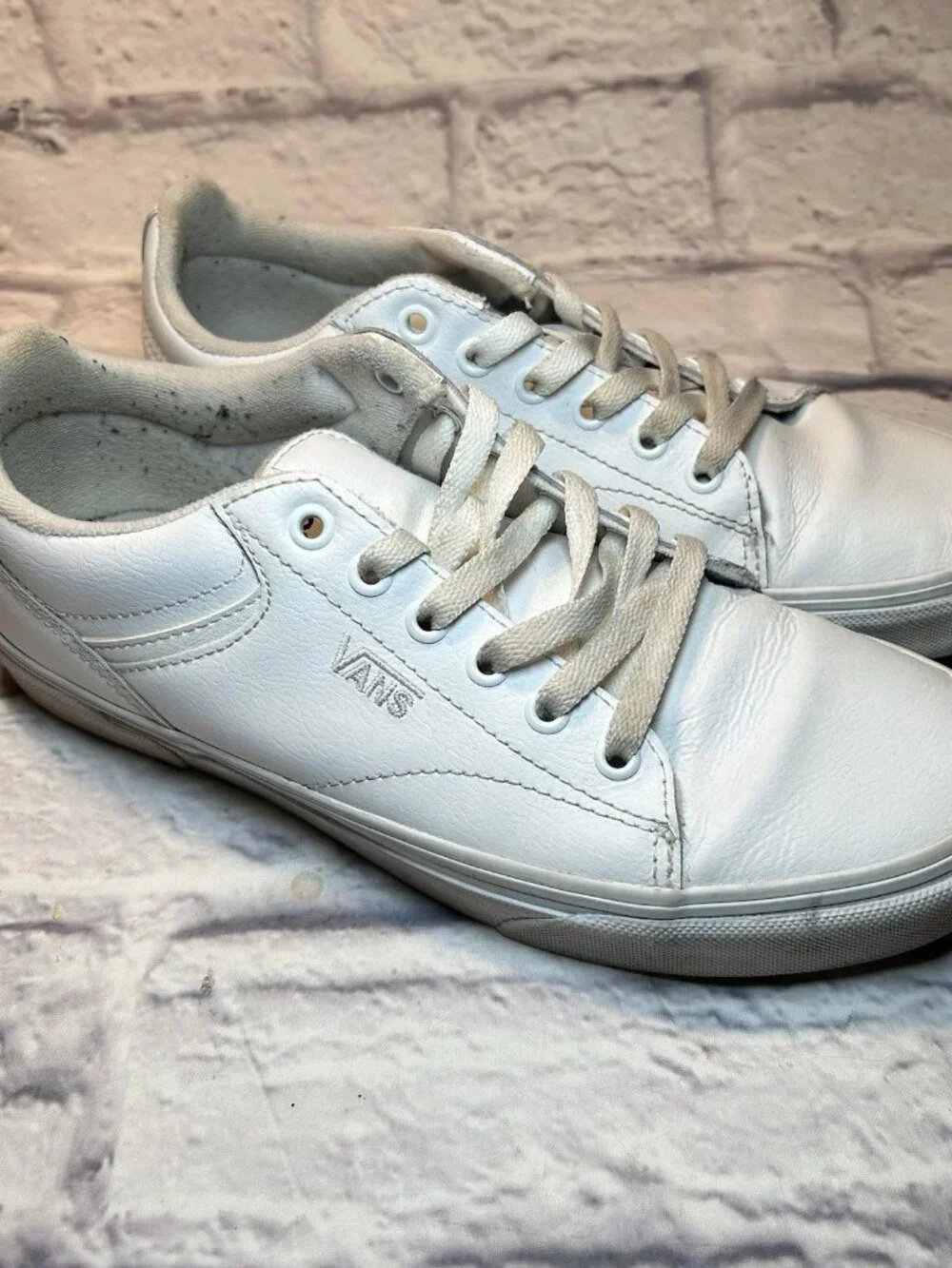 Vans Seldan Leather Shoes Women’s 9‎ White Color